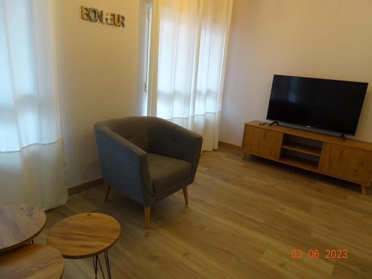 Apartamento Cuentame Burgosアパートメント エクステリア 写真